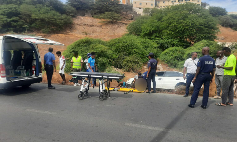 Praia Homem Atropelado Ao Tentar Atravessar A Estrada A Na O