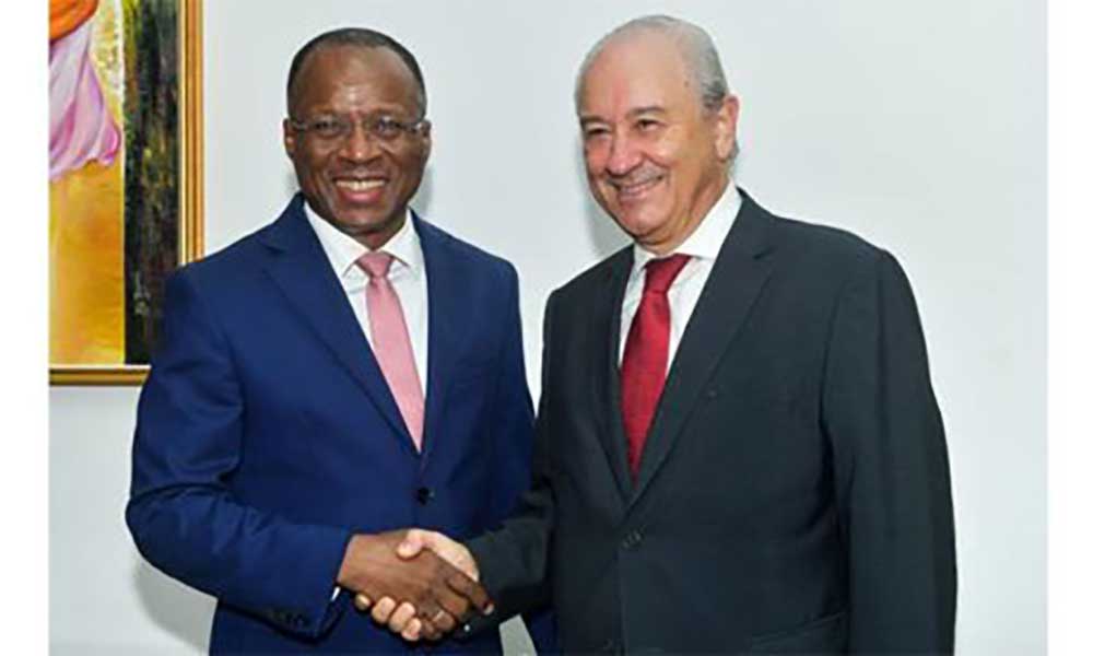 Presidente do PSD (Portugal) contra limitação da entrada de turistas em Portugal