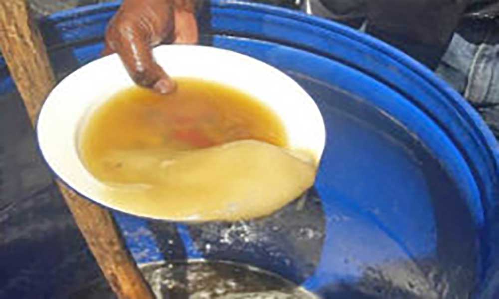 IGAE apreende 20 mil litros de recalda usada para falsificar grogue